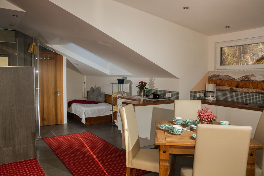 Haus Hirschpoint Hotel Faistenau Quarto foto
